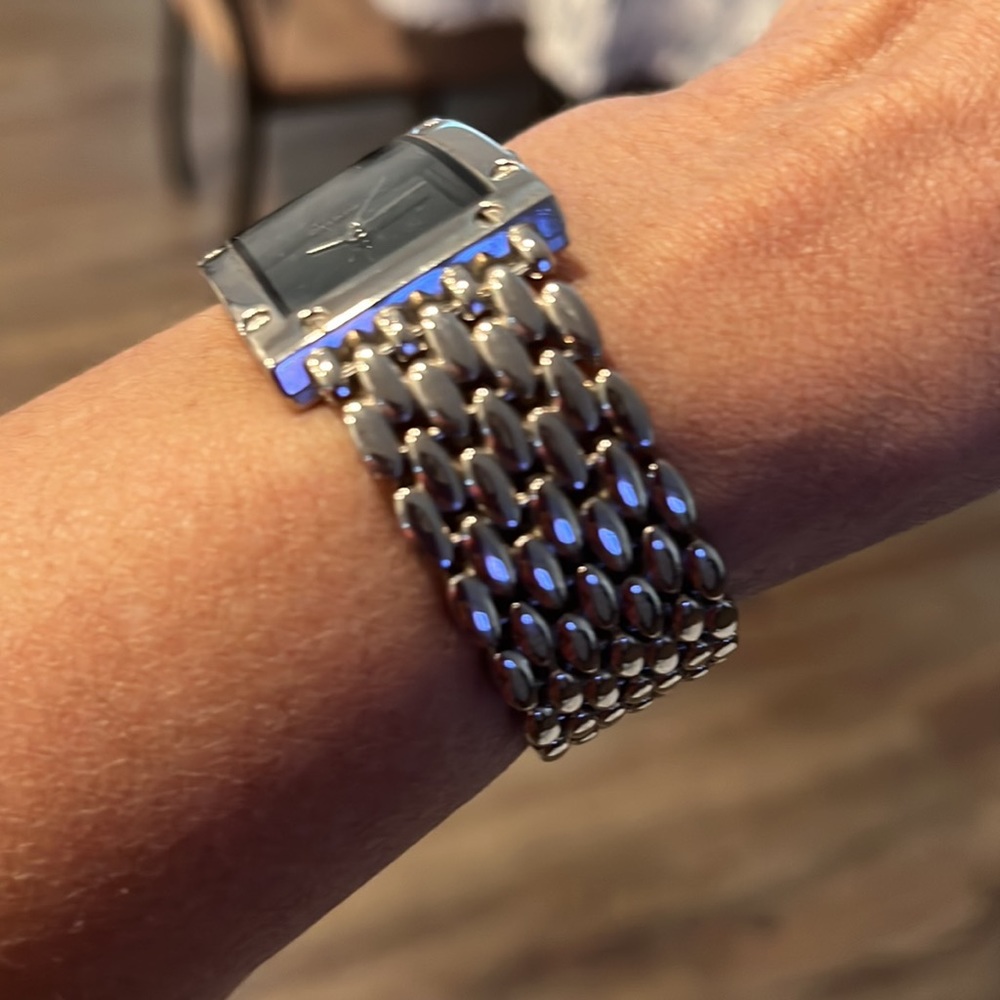 CHANEL Authentic Wrist Watch - Picture 13 of 13